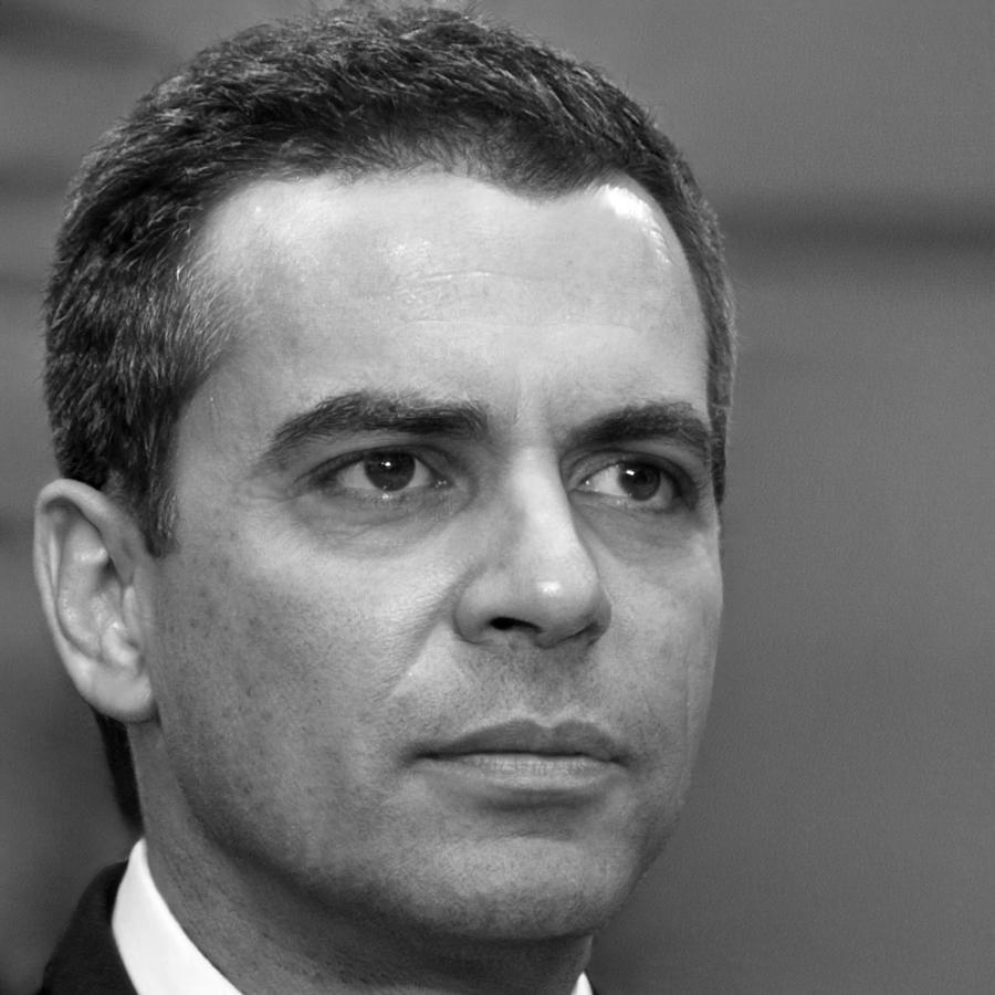 Carlos Mendoza, analista financiero